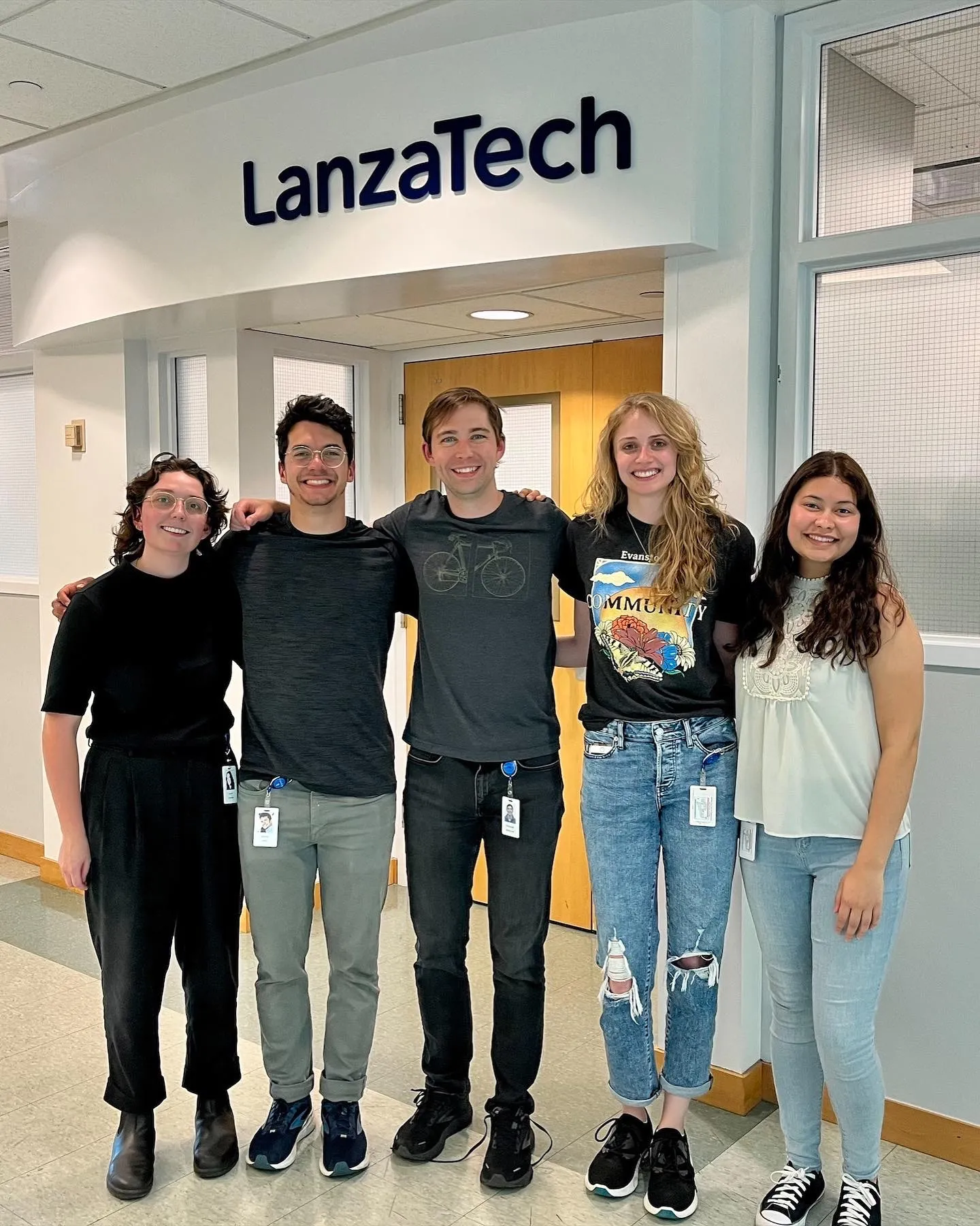 Group photo from a LanzaTech internship in Chicago.